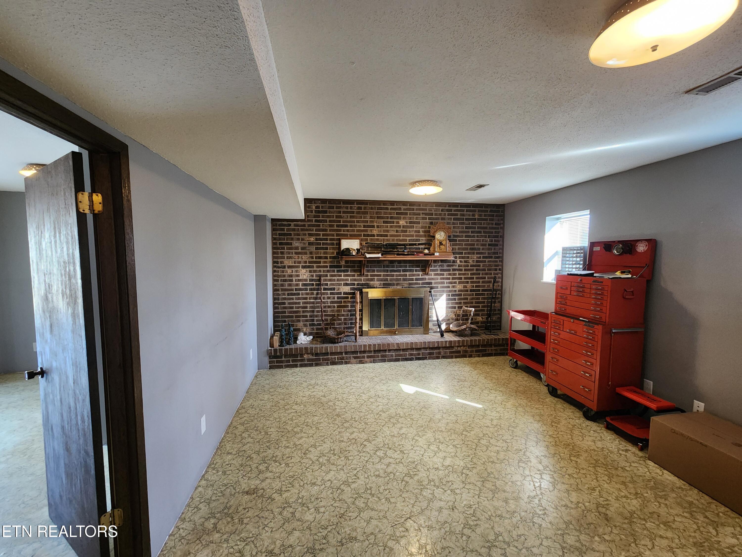 7816 Ashley Road Powell, TN 37849 - Photo 5 of 14 015AshleyRd_7816