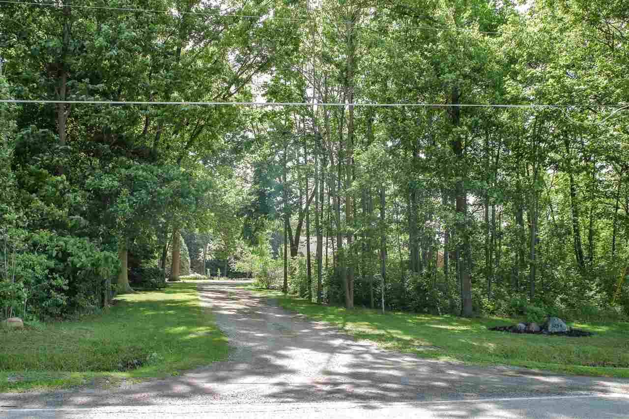 5254 Duffield Road Flushing, MI 48433 - Photo 3 of 57 Beautiful treed drive