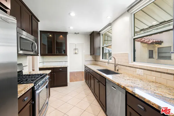 $6,595 | 119 North Orange Drive, Los Angeles, CA 90036