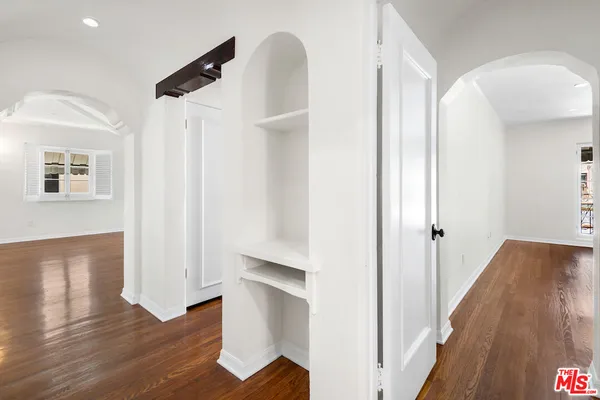 $6,595 | 119 North Orange Drive, Los Angeles, CA 90036