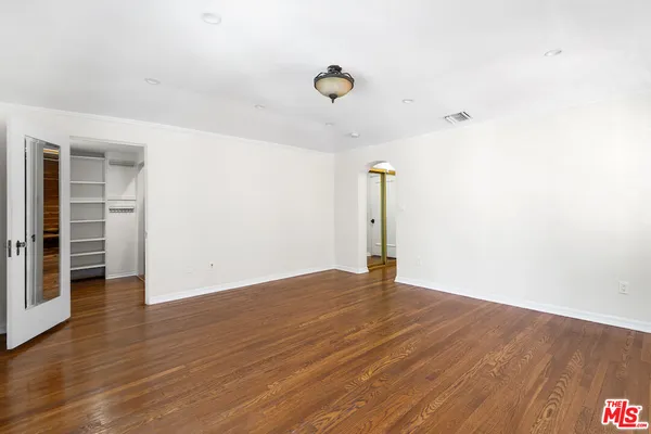 $6,595 | 119 North Orange Drive, Los Angeles, CA 90036