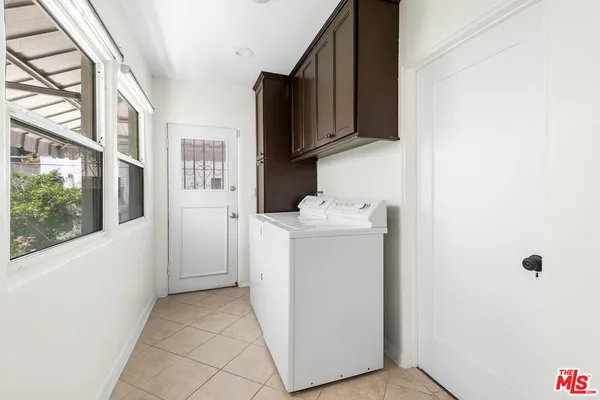 $6,595 | 119 North Orange Drive, Los Angeles, CA 90036