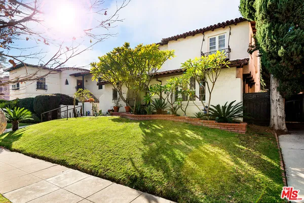 $6,595 | 119 North Orange Drive, Los Angeles, CA 90036