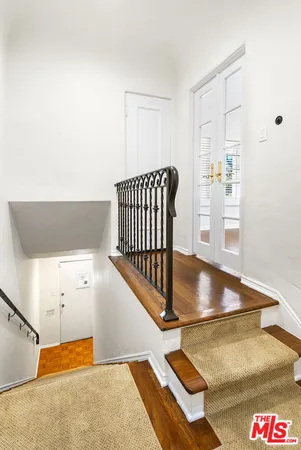 $6,595 | 119 North Orange Drive, Los Angeles, CA 90036