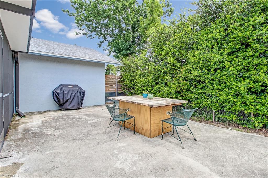 17405 Lebanon Road Fort Myers, FL 33967 - Photo 22 of 26 Perfect spot for a grill and dining al fresco