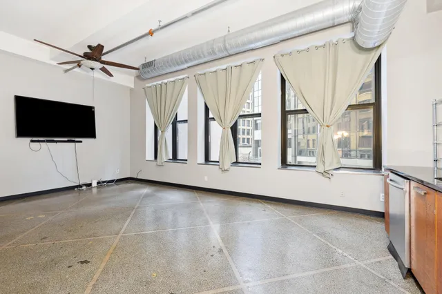 $154,900 | 350 St Peter Street, Unit 307, St. Paul, MN 55102