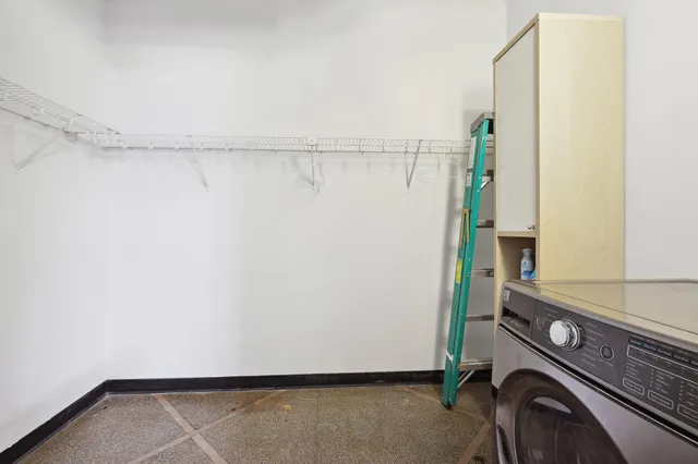 $154,900 | 350 St Peter Street, Unit 307, St. Paul, MN 55102