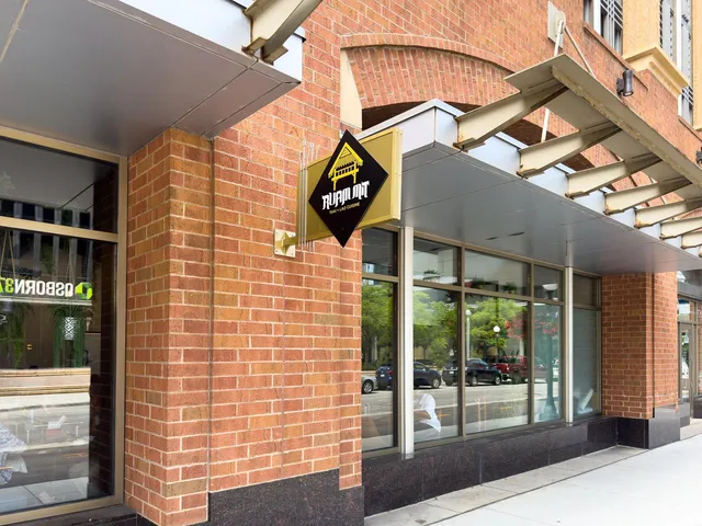 $154,900 | 350 St Peter Street, Unit 307, St. Paul, MN 55102