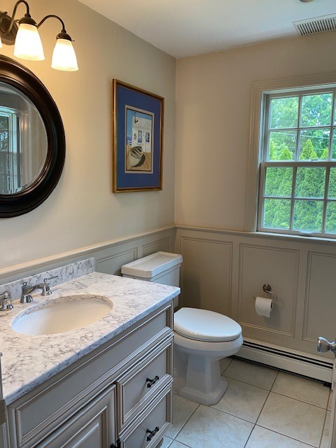 27 Lee Road Barrington, RI 02806 - Photo 8 of 18 main level with full bath...