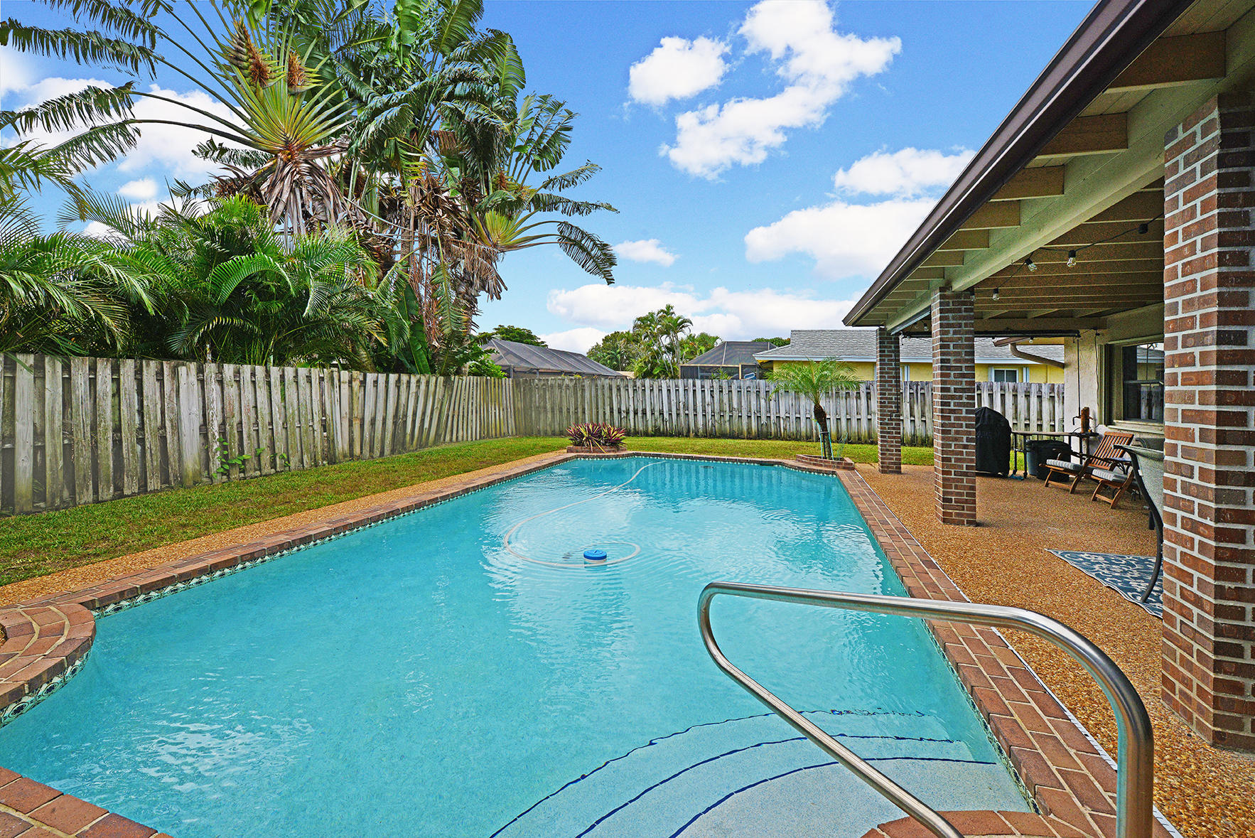 4266 Woods End Road Boca Raton, FL 33487 - Photo 27 of 40 Pool
