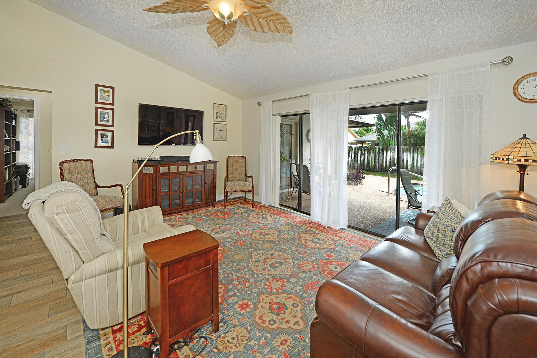 4266 Woods End Road Boca Raton, FL 33487 - Photo 7 of 40 Living Room