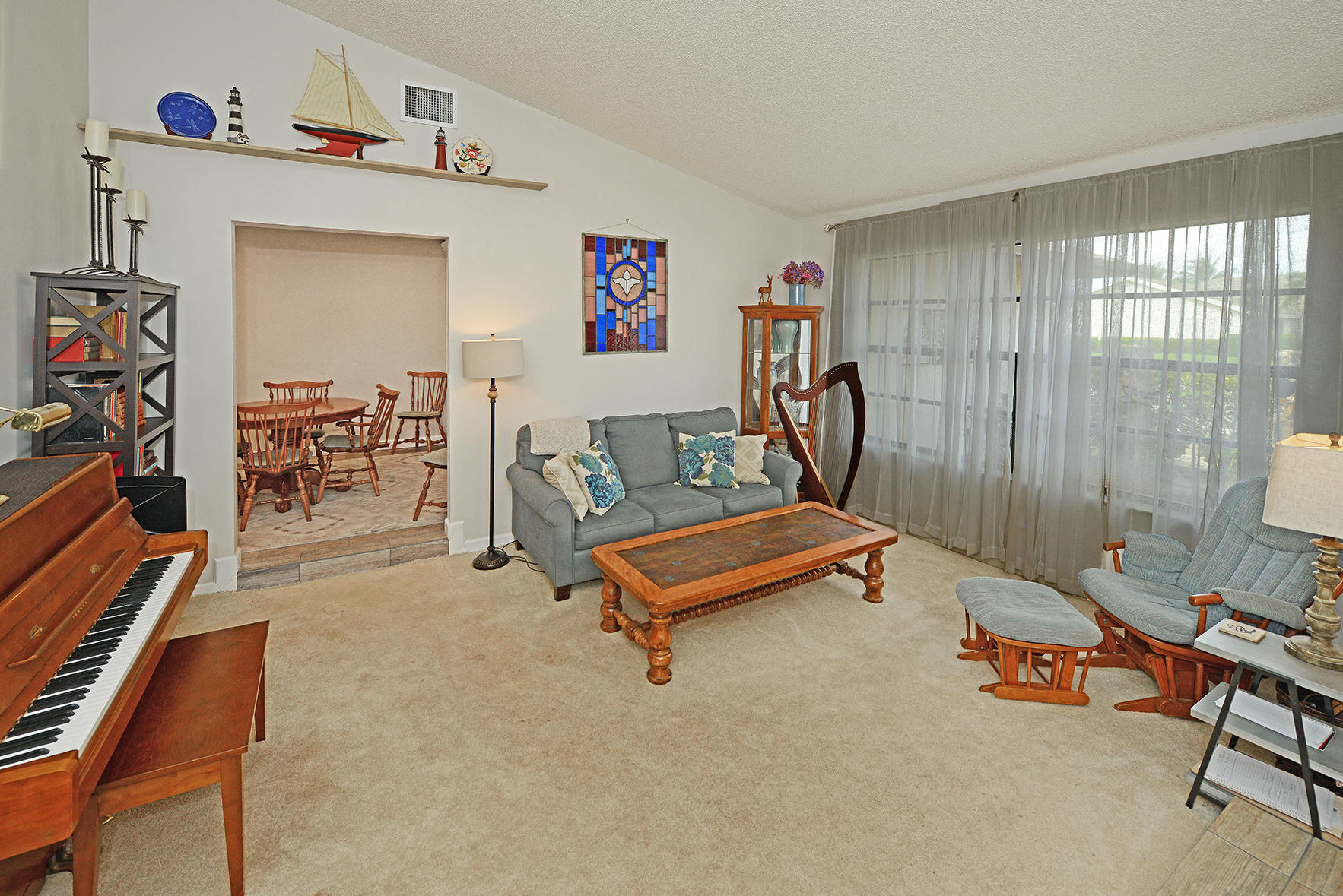 4266 Woods End Road Boca Raton, FL 33487 - Photo 10 of 40 Living Room
