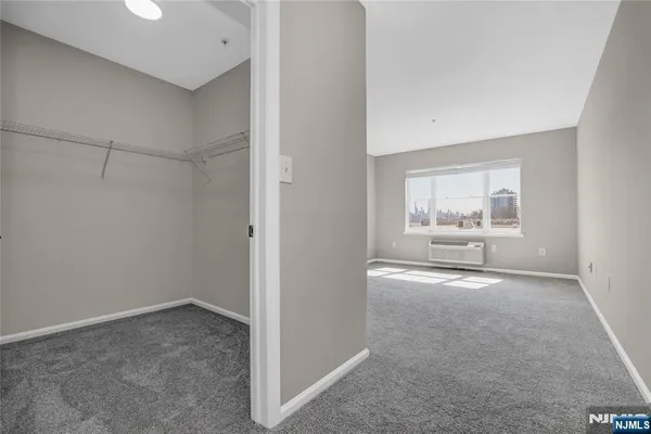 $2,700 | 905 River Road, Unit 309, Edgewater, NJ 07020