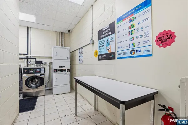 $2,700 | 905 River Road, Unit 309, Edgewater, NJ 07020