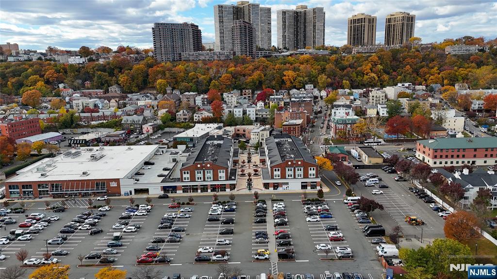 905 River Road, Unit 309 Edgewater, NJ 07020 - Photo 32 of 34