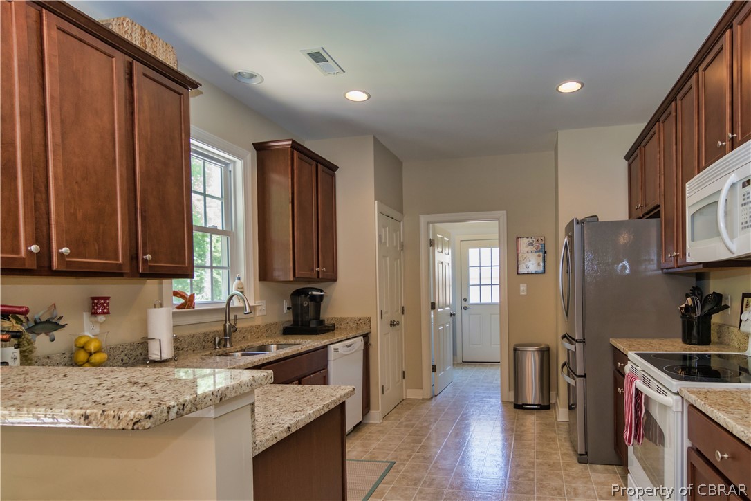 280 Pocahontas Road Kilmarnock, VA 22482 - Photo 4 of 34