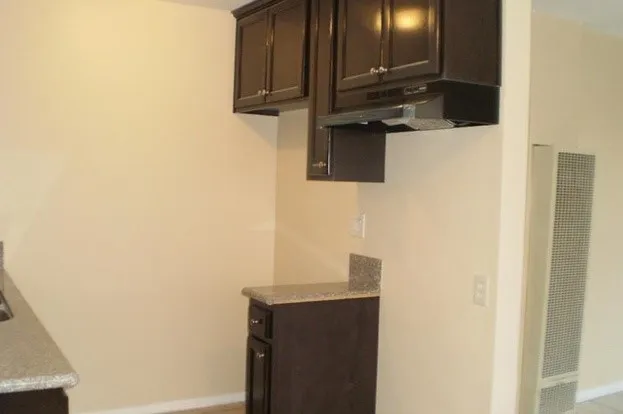 $1,800 | 7823 Normandie Avenue, Los Angeles, CA 90044