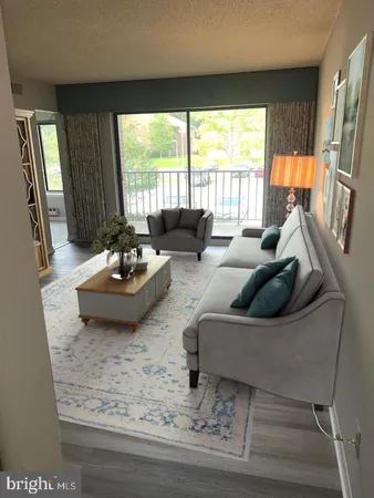 $2,988 | 15300 Beaverbrook Court, Unit 882B, Silver Spring, MD 20906