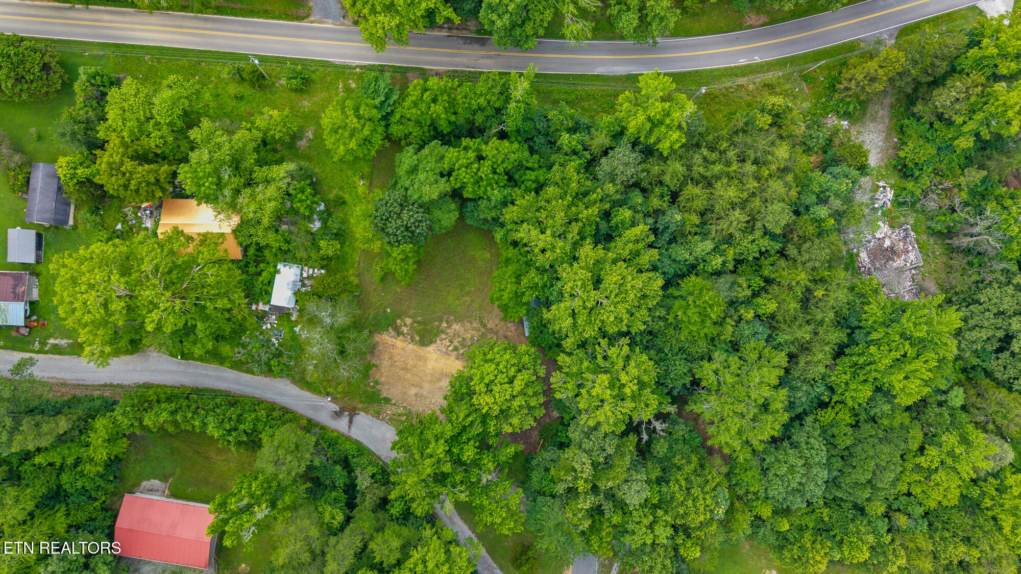 195 Hicks Road Decatur, TN 37322 - Photo 11 of 15 195 Crisp Ln-10