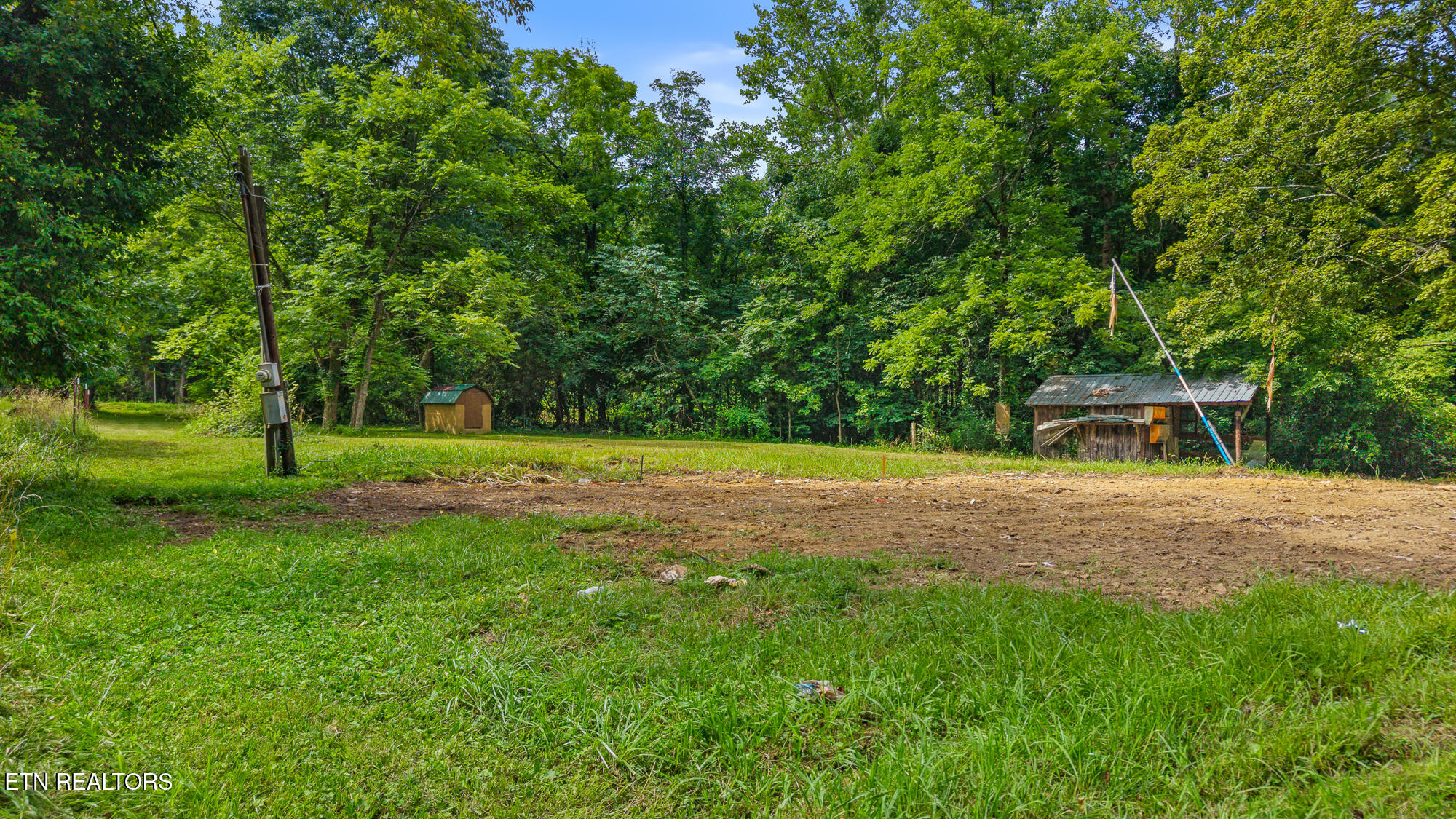 195 Hicks Road Decatur, TN 37322 - Photo 6 of 15 195 Crisp Ln-13