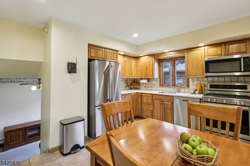 114 Pawnee Road Cranford, NJ 07016 - Photo 13 of 31