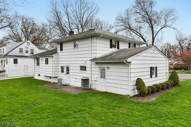 114 Pawnee Road Cranford, NJ 07016 - Photo 26 of 31