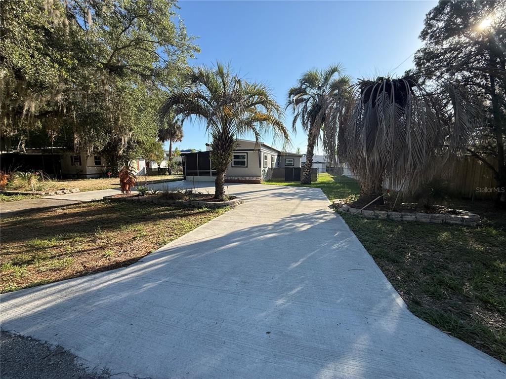 16715 Southeast 101st Ct Road Summerfield, FL 34491 - Photo 2 of 31