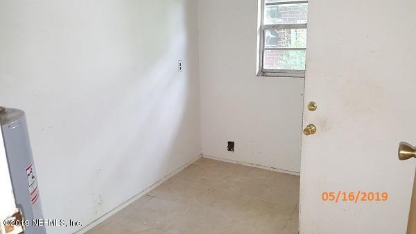 3322 Nancy Street Jacksonville, FL 32209 - Photo 7 of 13 a view of an empty room