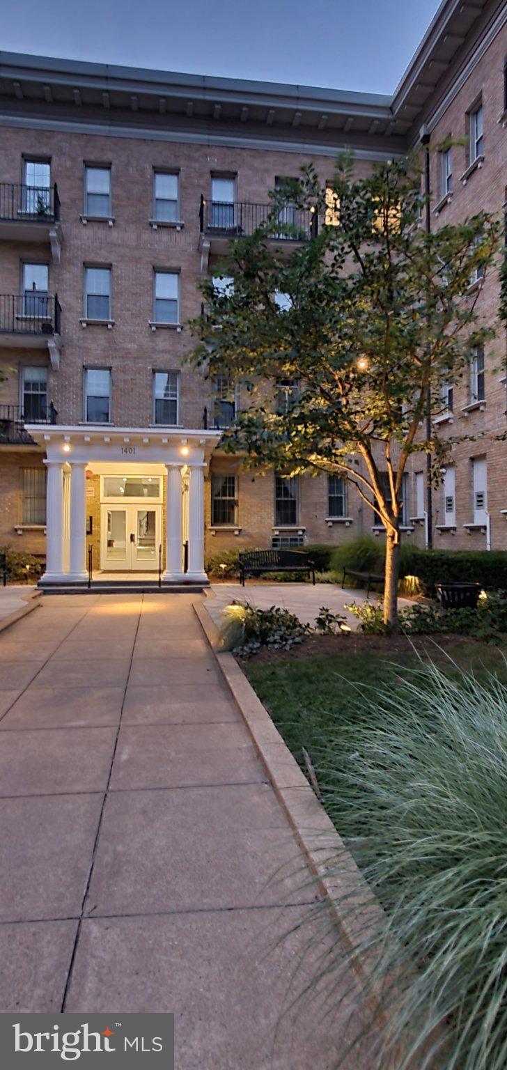 1401 Columbia Road Northwest, Unit 307 Washington, DC 20009 - Photo 4 of 37