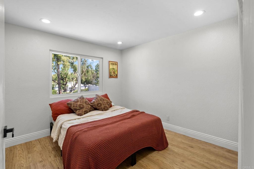 41910 Humber Drive Temecula, CA 92591 - Photo 29 of 40 a bedroom with a bed and a window