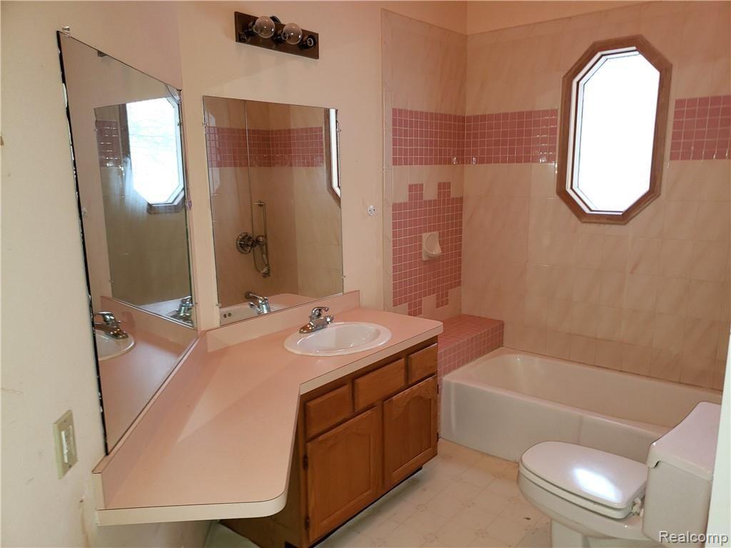 4597 Clarkston Road Clarkston, MI 48348 - Photo 13 of 23 2019-02-28 17.32