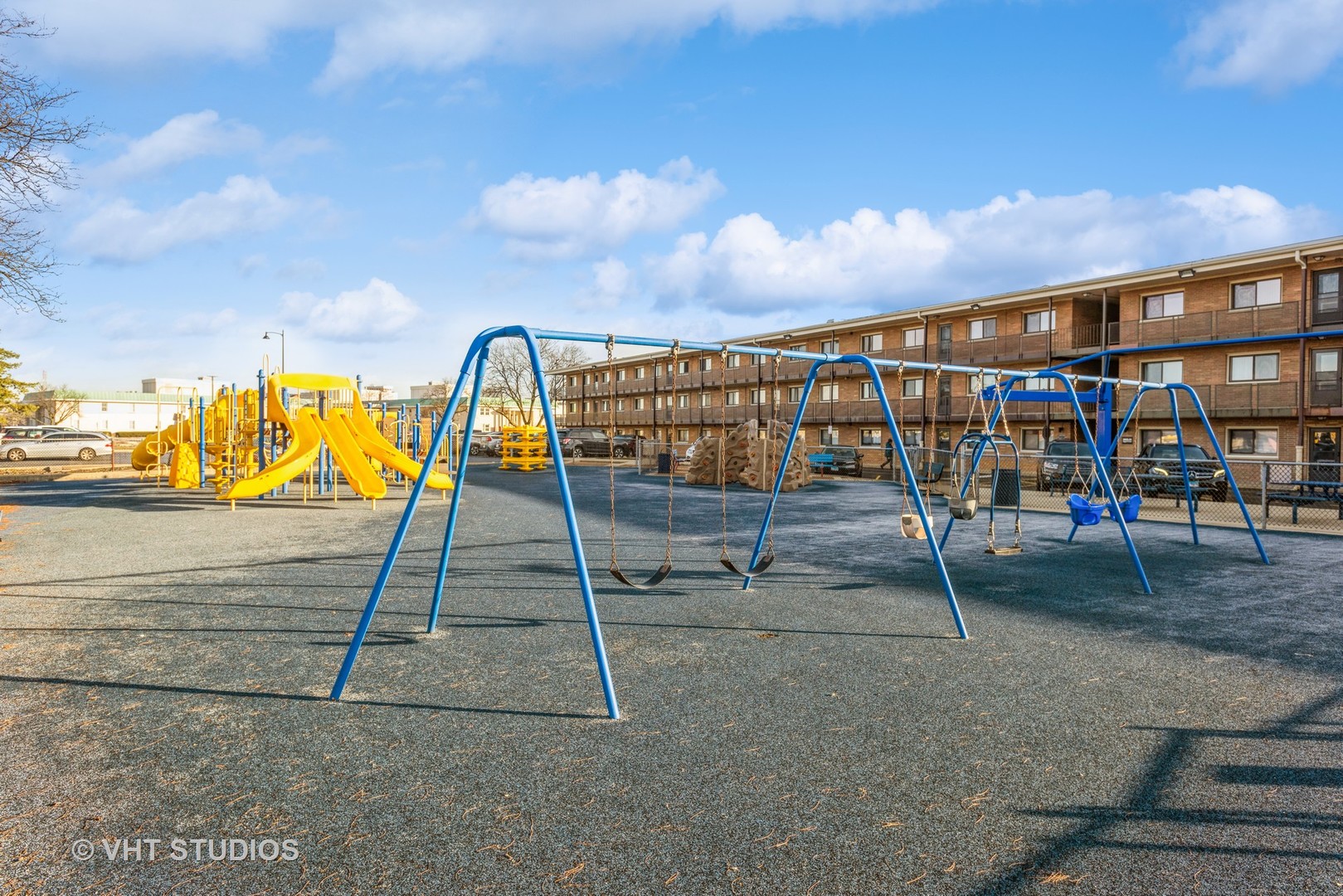 9622 West Higgins Road, Unit 2DS Rosemont, IL 60018 - Photo 14 of 14 a view of outdoor space