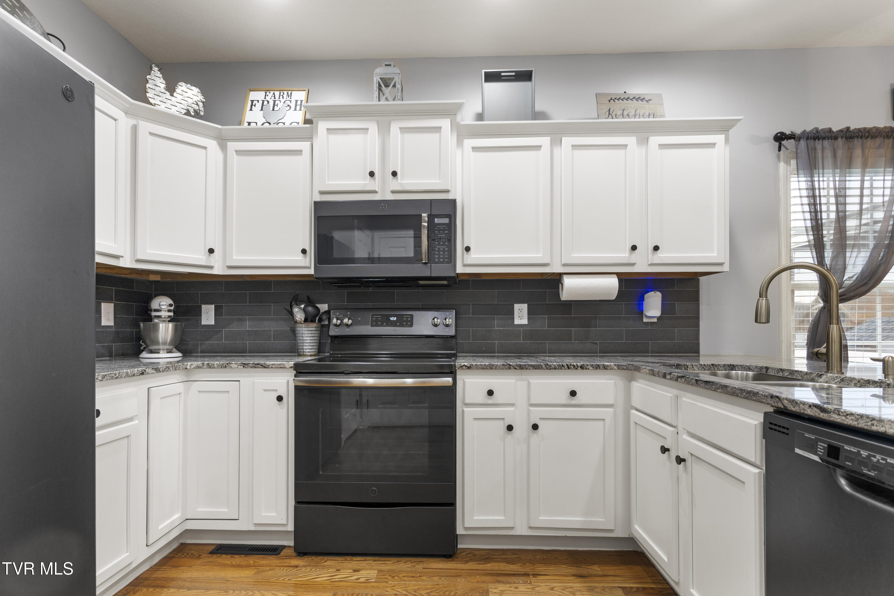 14707 Village Loop Abingdon, VA 24210 - Photo 21 of 44 177A9544