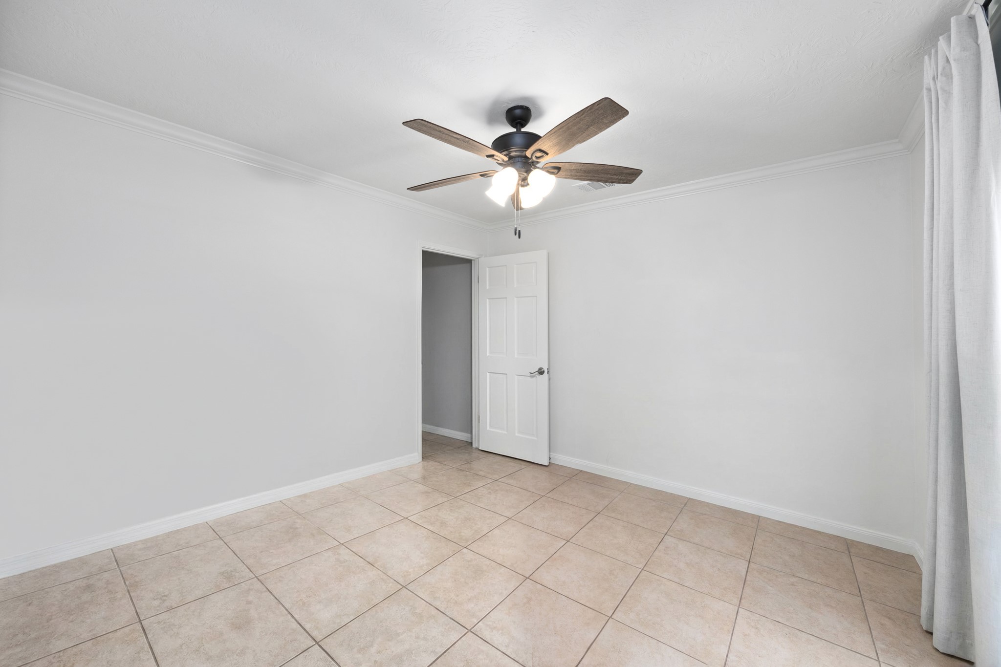 9123 Herts Road Spring, TX 77379 - Photo 7 of 40 **Office virtually emptied**