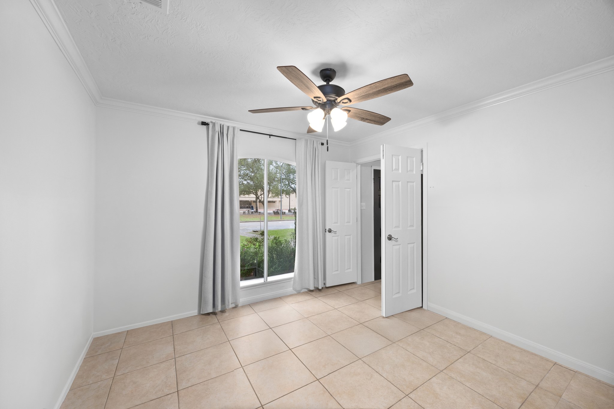 9123 Herts Road Spring, TX 77379 - Photo 8 of 40 Another view of the office and the window overlooking the front yard.
*Virtually emptied*