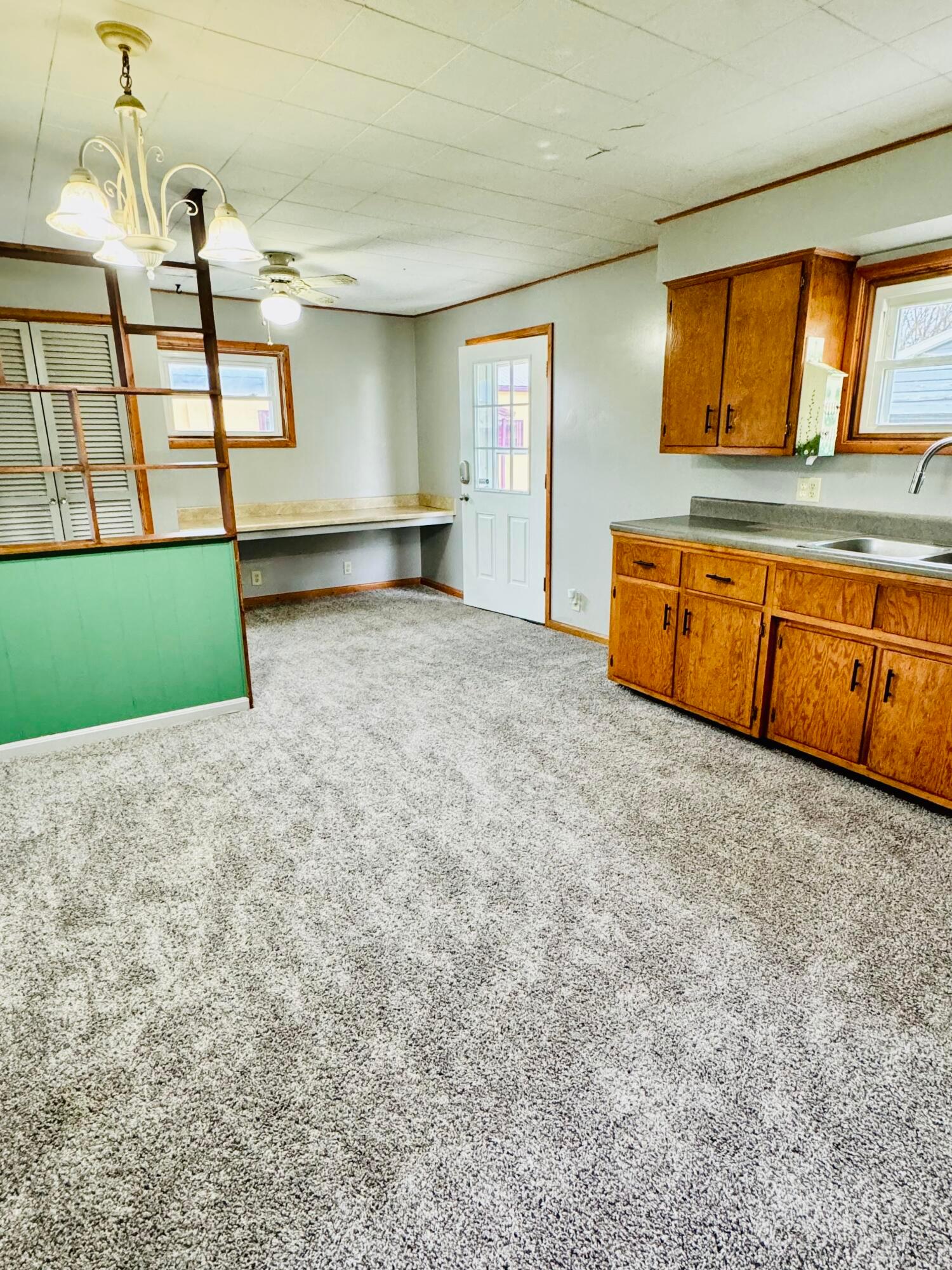 1015 Hart Road Columbus, OH 43223 - Photo 13 of 34 Eating area