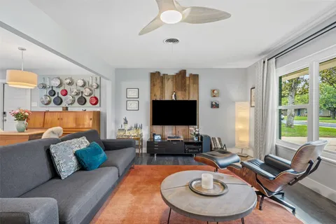 $595,000 | 1617 Glencrest Drive, Austin, TX 78723