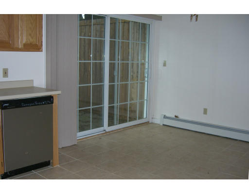 14 Winnipeg Street Springfield, MA 01108 - Photo 3 of 5