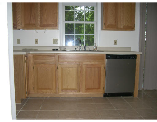 14 Winnipeg Street Springfield, MA 01108 - Photo 4 of 5