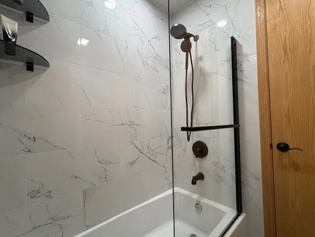 $309,900 | 160 Inverness Court, Unit A, Elk Grove Village, IL 60007