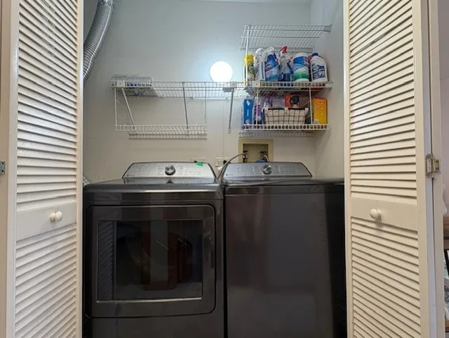 $309,900 | 160 Inverness Court, Unit A, Elk Grove Village, IL 60007