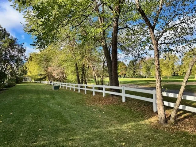 $309,900 | 160 Inverness Court, Unit A, Elk Grove Village, IL 60007