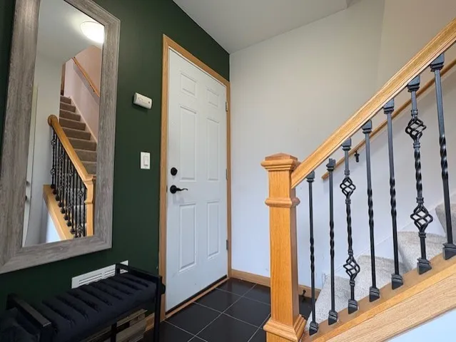 $309,900 | 160 Inverness Court, Unit A, Elk Grove Village, IL 60007