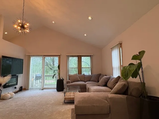 $309,900 | 160 Inverness Court, Unit A, Elk Grove Village, IL 60007