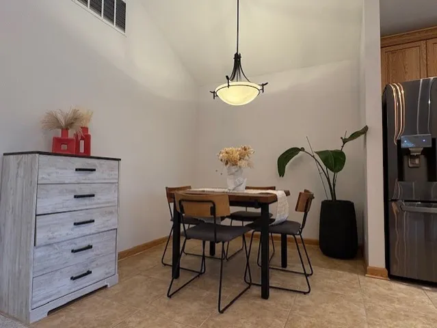 $309,900 | 160 Inverness Court, Unit A, Elk Grove Village, IL 60007