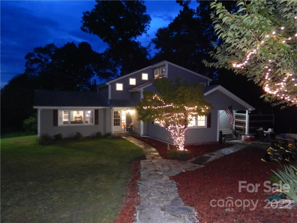 1517 Hart Road Charlotte, NC 28214 - Photo 2 of 28 Gallery Image 2