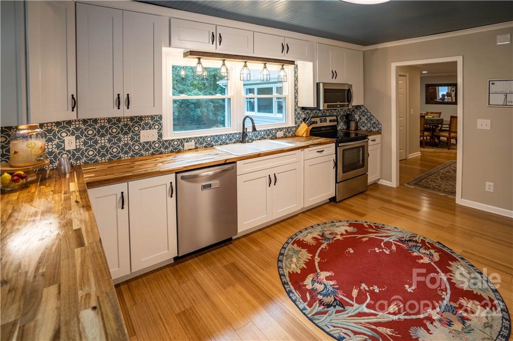1517 Hart Road Charlotte, NC 28214 - Photo 5 of 28 Gallery Image 5