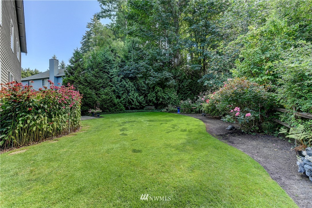 3704 Maple Road Lynnwood, WA 98037 - Photo 29 of 30 a view of a garden