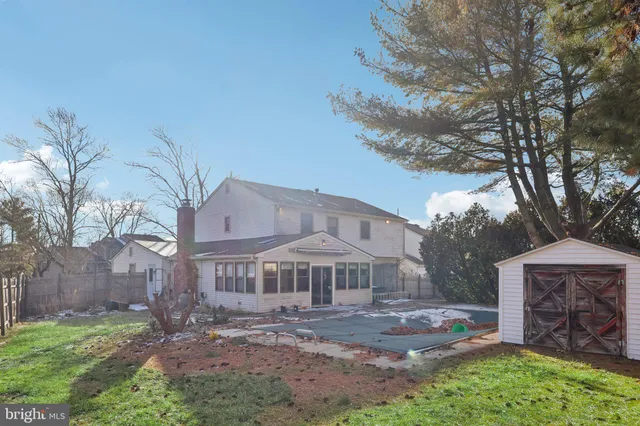 a view of an outdoor space