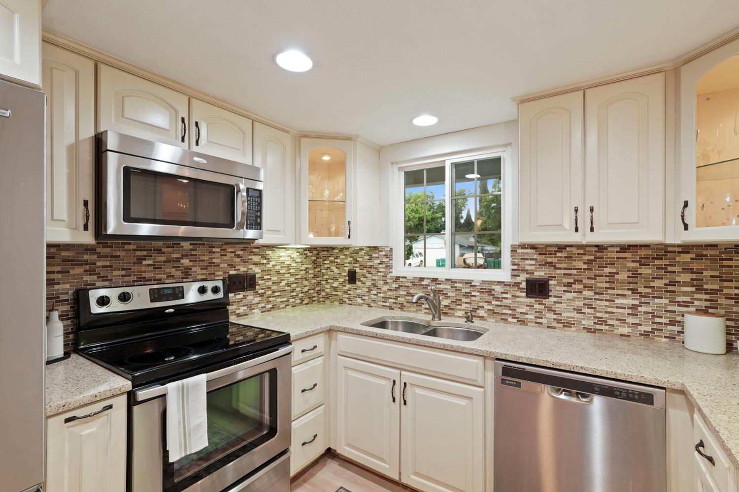 108 Ridge Drive Lodi, CA 95240 - Photo 10 of 42
